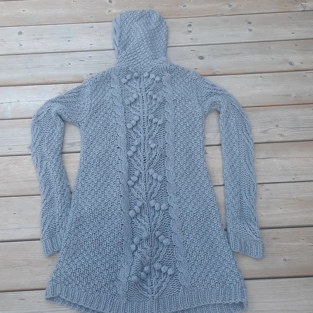Sweater - Picture 8 of 8